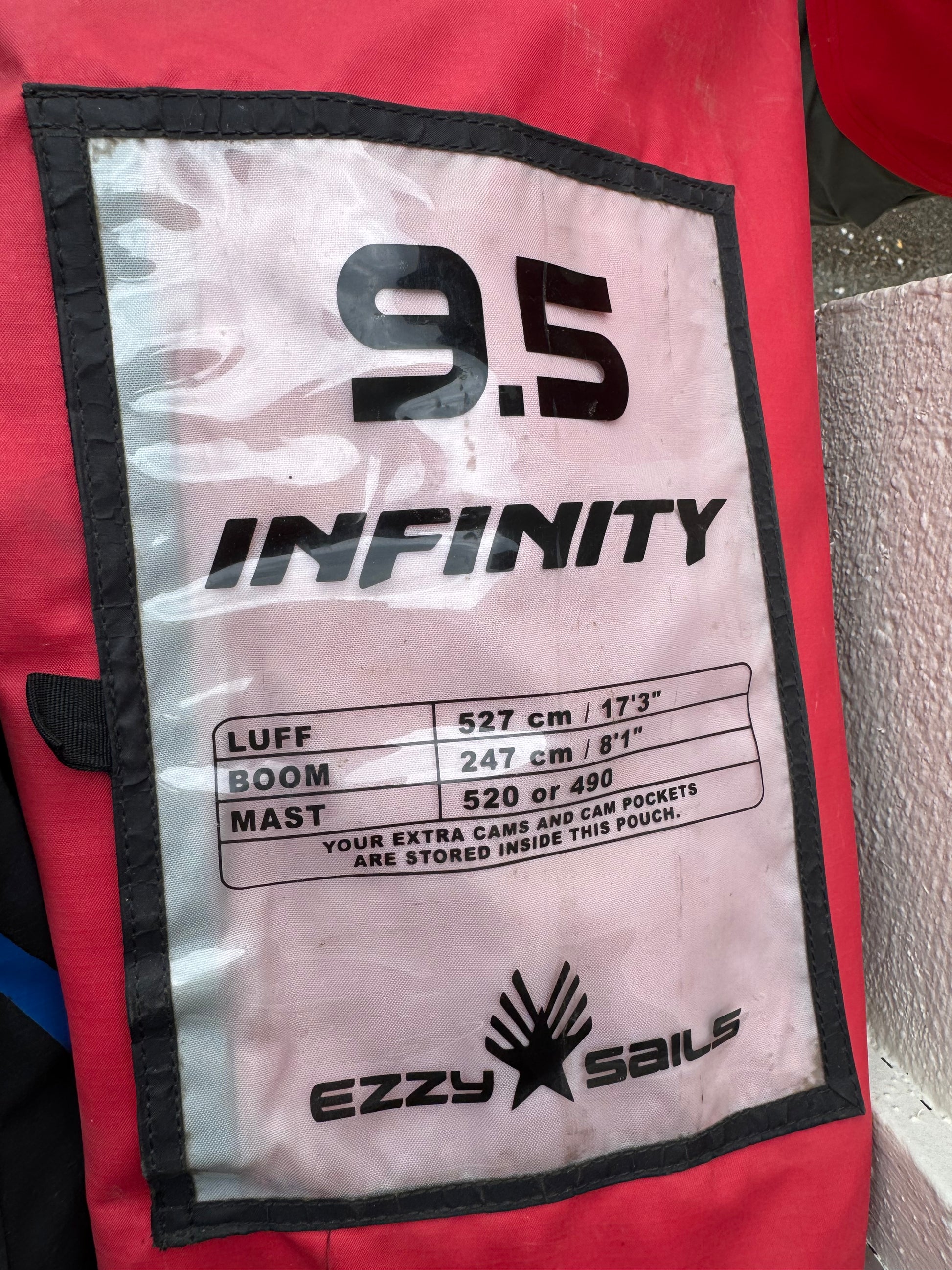 Front view of Ezzy Infinity 9.5 windsurf sail